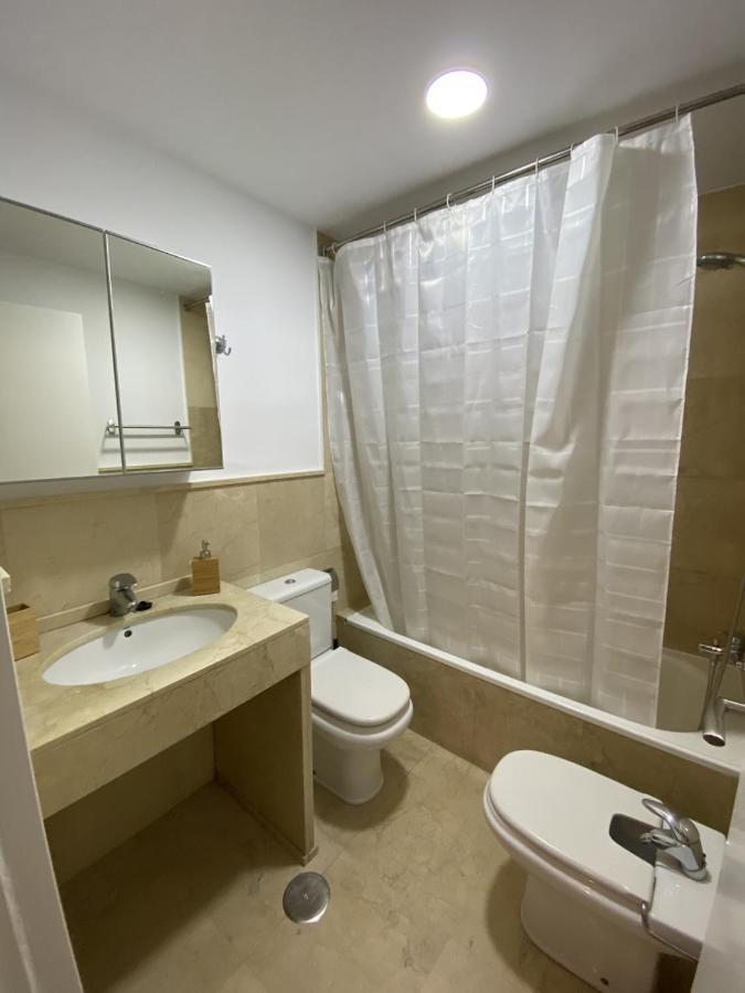 Quattro Triana En Salado Apartment Севиля Екстериор снимка