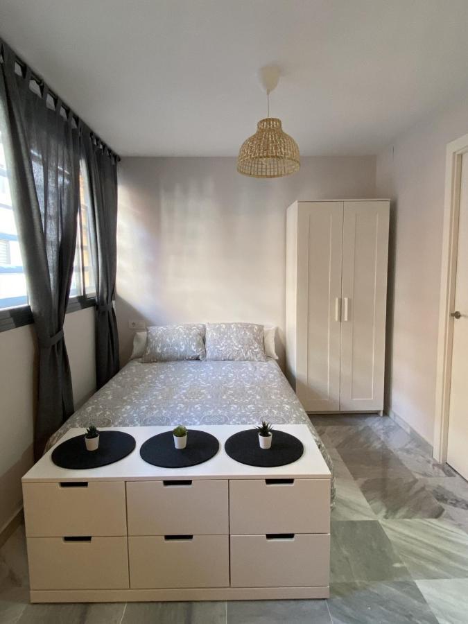 Quattro Triana En Salado Apartment Севиля Екстериор снимка