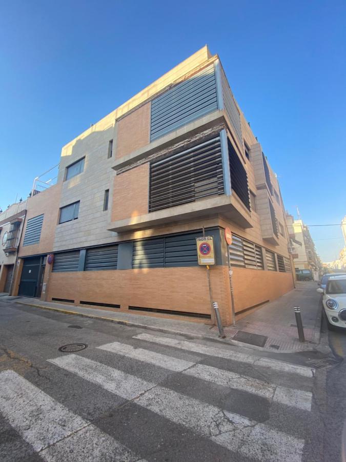 Quattro Triana En Salado Apartment Севиля Екстериор снимка