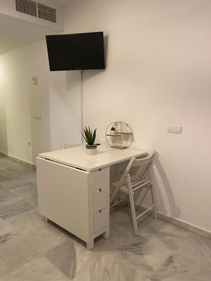 Quattro Triana En Salado Apartment Севиля Екстериор снимка
