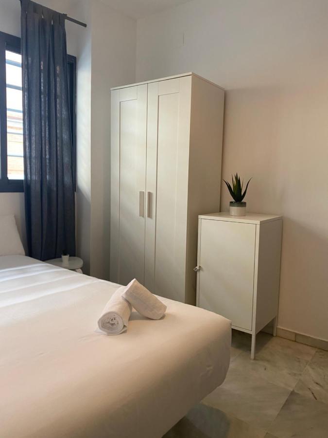 Quattro Triana En Salado Apartment Севиля Екстериор снимка